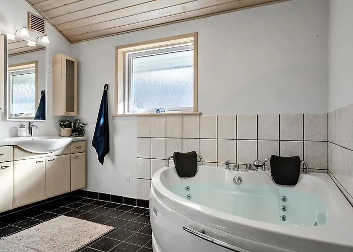 Semesterbostad Beautiful In With Sauna